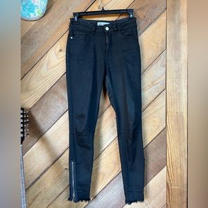 Black DL 1961 Farrow Skinny jeans with zipper detail